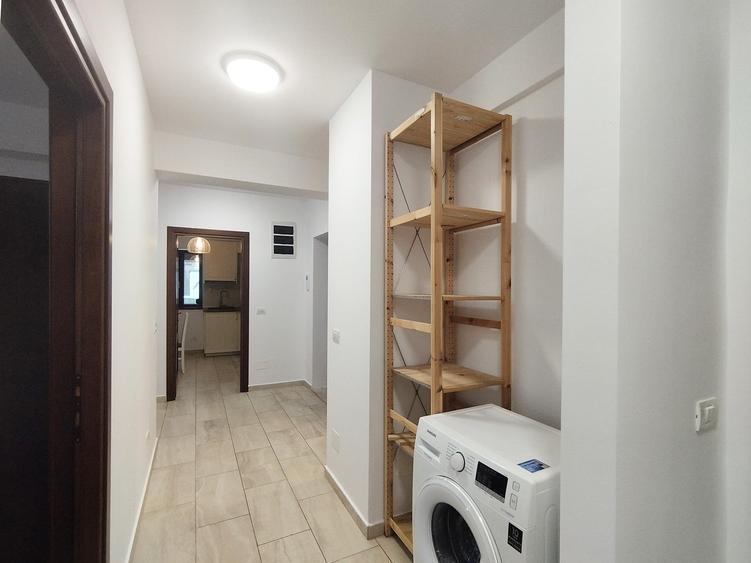 Apartament cu 3 camere decomandat în Tineretului