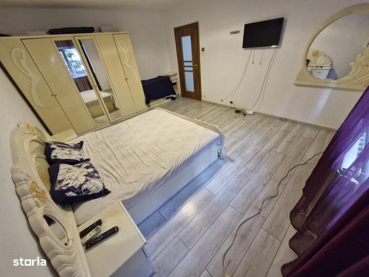 Apartament cu 3 camere decomandat în Vitan