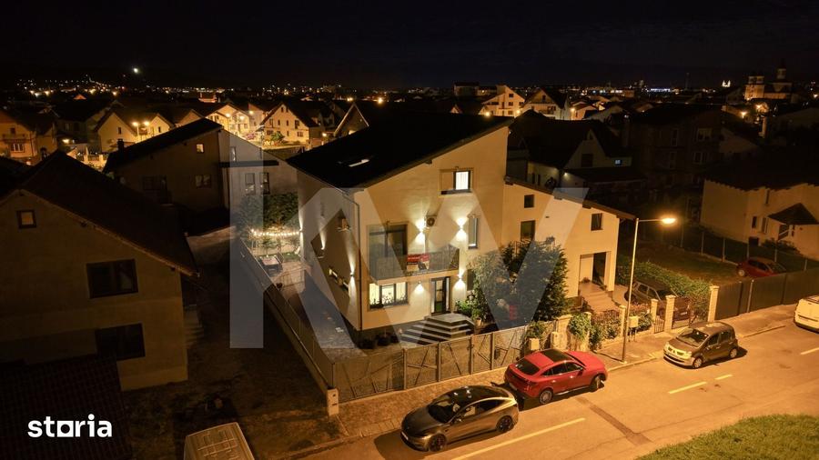 Casă cu 5 camere cu Teren 264 Mp în Tineretului