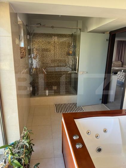 Apartament cu 3 camere decomandat, mobilat în Palat