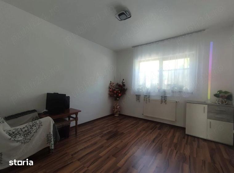 Apartament cu 3 camere semidecomandat în Florești — fotografia 2