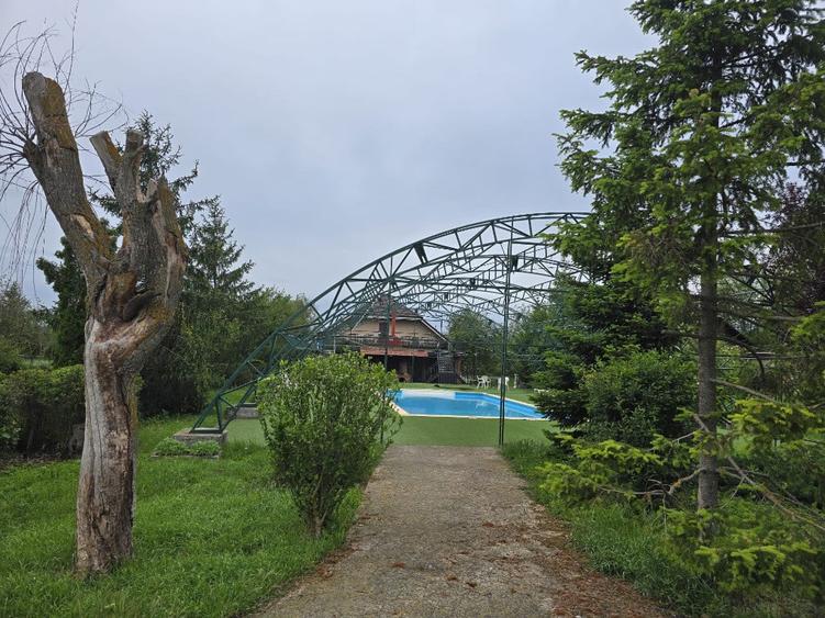 Teren de 38464 mp, în Beharca