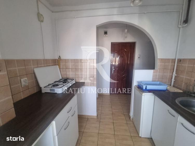 Garsonieră decomandată în Deve