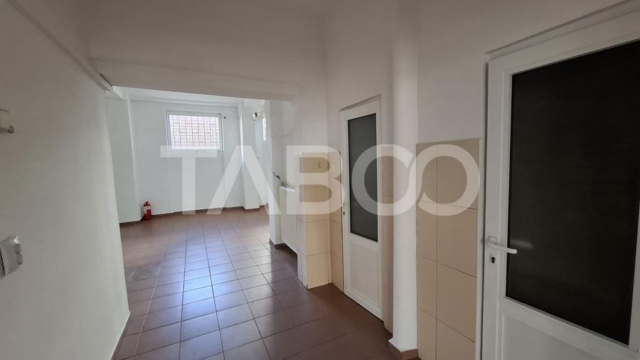 Spațiu comercial, de 102 mp, în Valea Aurie