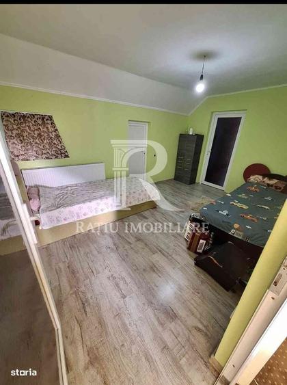 Casă individuală cu 6 camere cu Canalizare în Sărsig