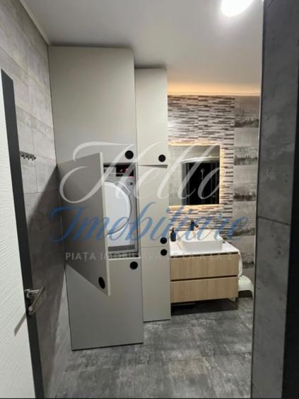 Apartament cu 3 camere decomandat în Florești