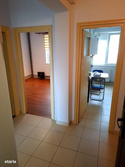 Apartament cu 2 camere decomandat în Calea București
