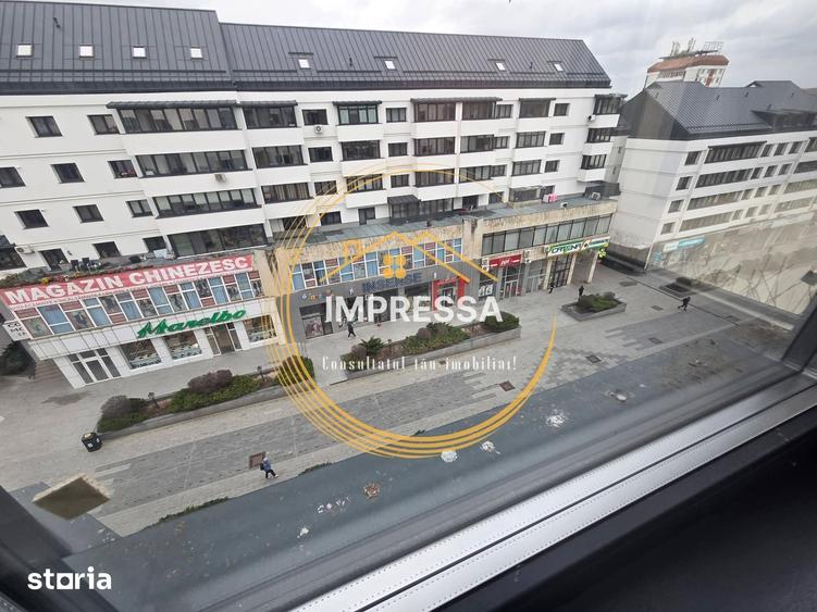 Apartament cu 3 camere decomandat în Central