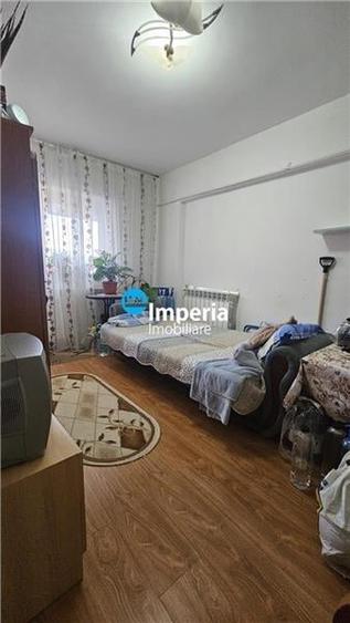 Apartament cu 3 camere decomandat, mobilat în Frumoasa