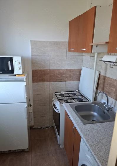 Apartament cu 2 camere nedecomandat, mobilat în Tomis Nord