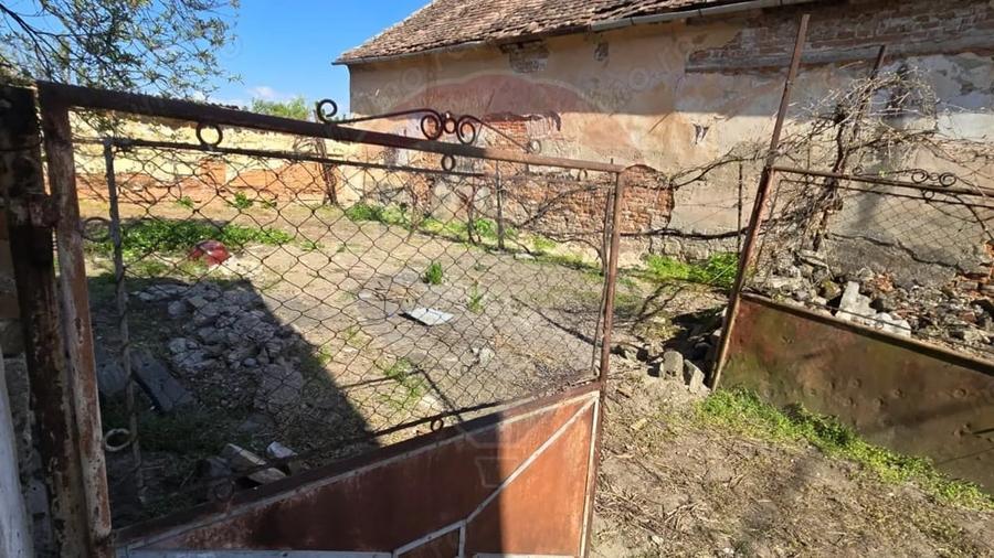 Casă cu 3 camere cu Teren 847 Mp în Central