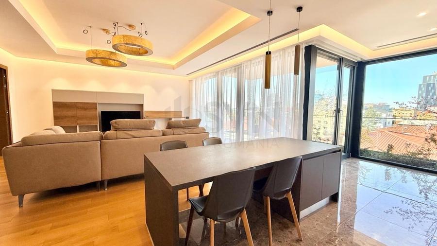 Apartament cu 4 camere decomandat, mobilat în Primăverii