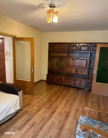 Apartament cu 3 camere decomandat, mobilat în Tineretului