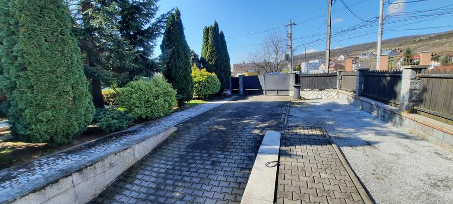 Casă individuală cu 5 camere cu Canalizare în Sântana de Mureș