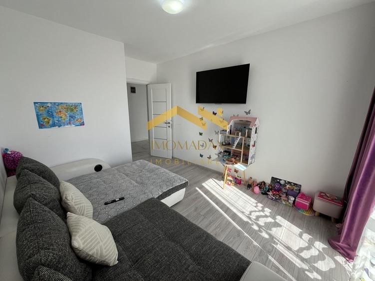 Apartament cu 3 camere decomandat, mobilat în Giarmata-Vii