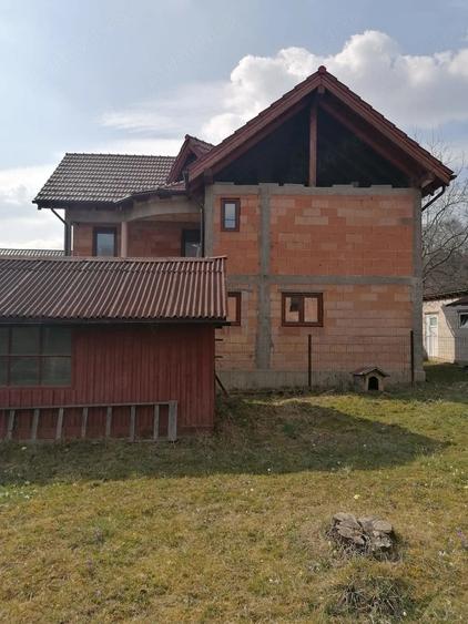 Casă cu Teren 380 Mp în Central
