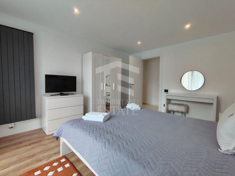 Apartament cu 3 camere decomandat, mobilat în Central