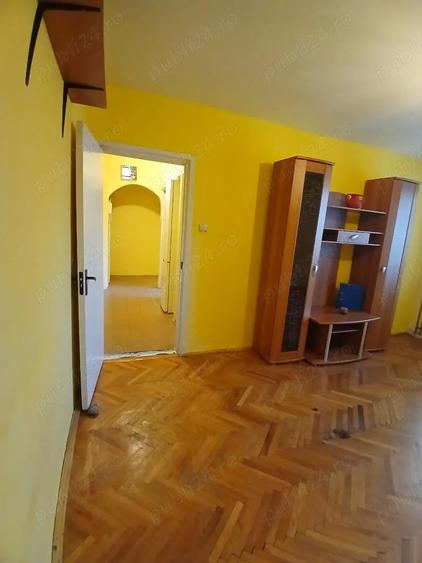 Apartament cu 3 camere decomandat, mobilat în Girocului