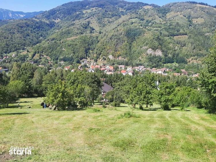 Teren de 1450 mp, în Bran