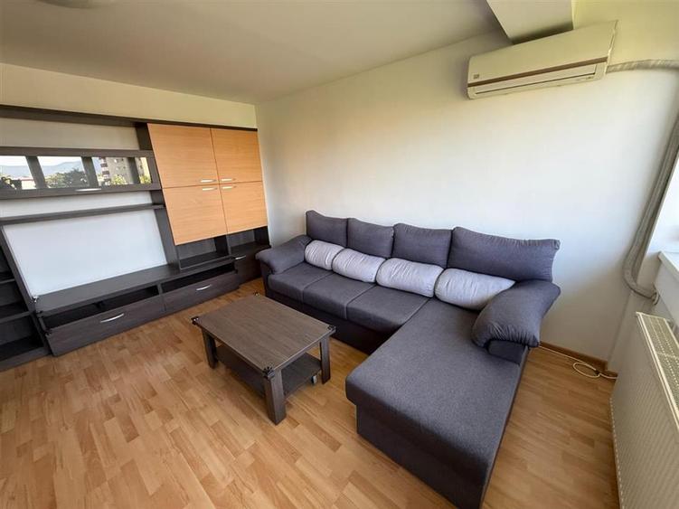Apartament cu 2 camere decomandat în Triaj