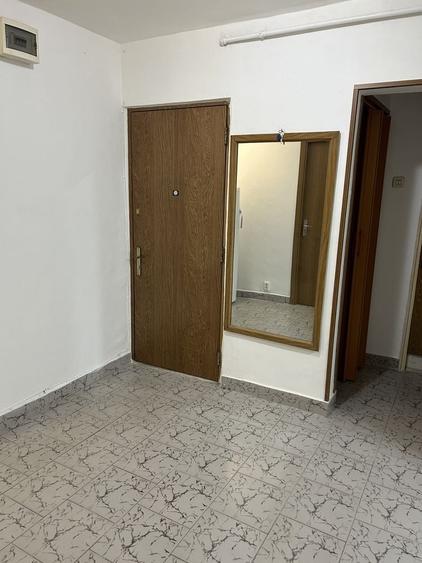 Apartament cu 4 camere în Crângași