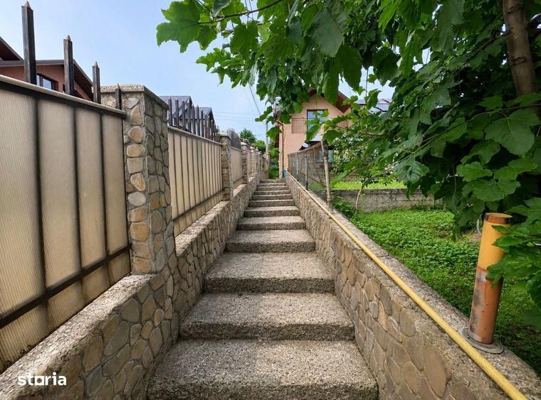 Casă cu 4 camere cu Teren 580 Mp în Tomești