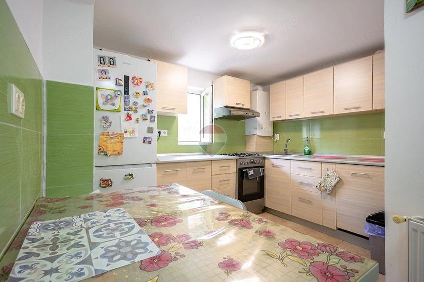 Apartament cu 3 camere decomandat în Turcheș