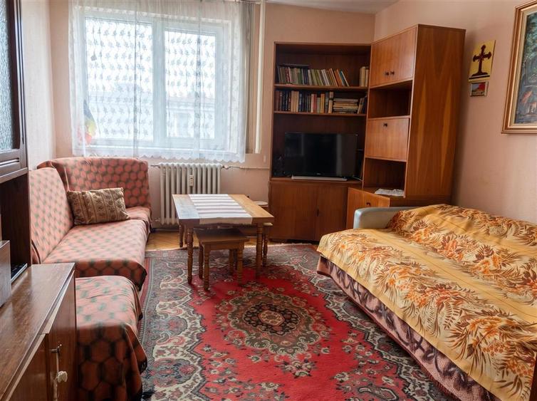 Apartament cu 2 camere circular, mobilat în Central