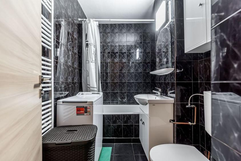 Apartament cu 5 camere decomandat în Central