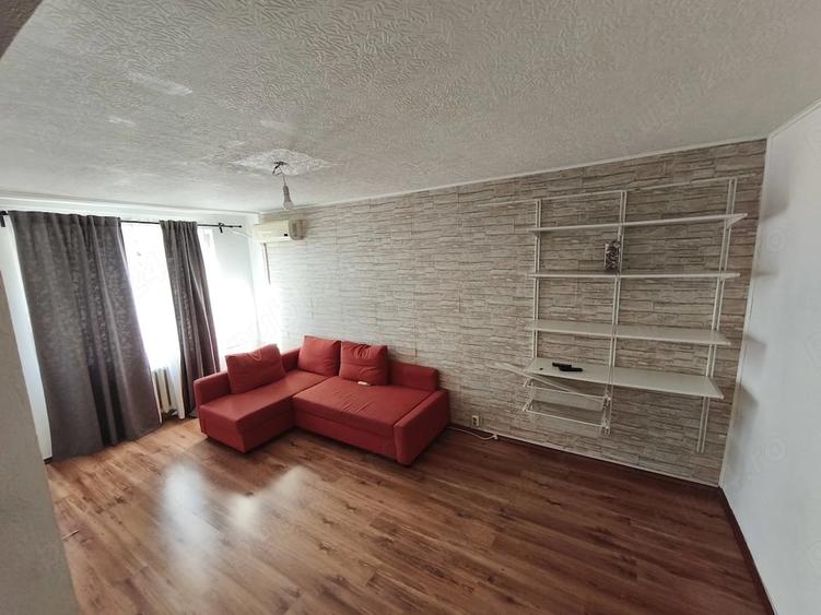 Apartament cu 2 camere decomandat în Titan