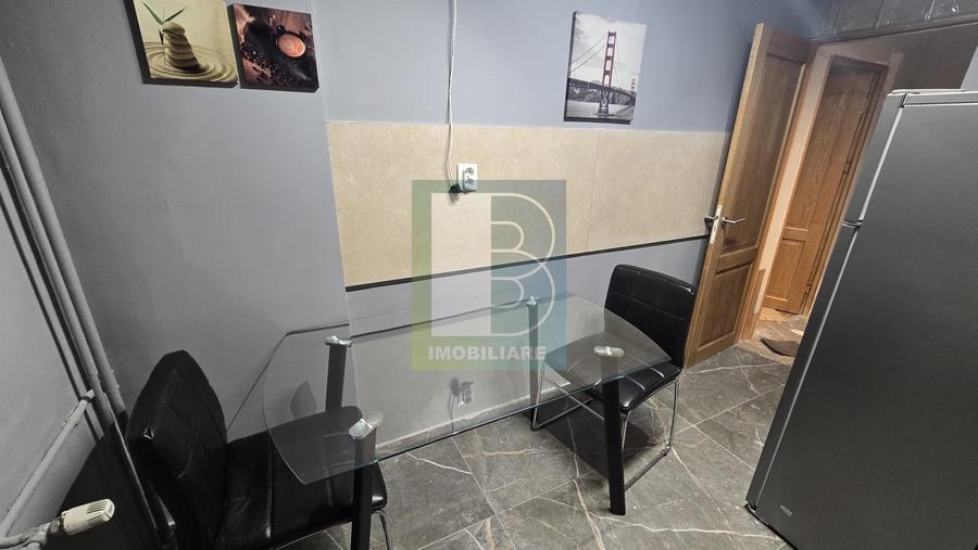 Garsonieră decomandată, mobilată în Decebal