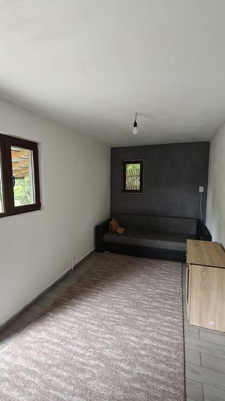 Casă cu 4 camere în Răzvad