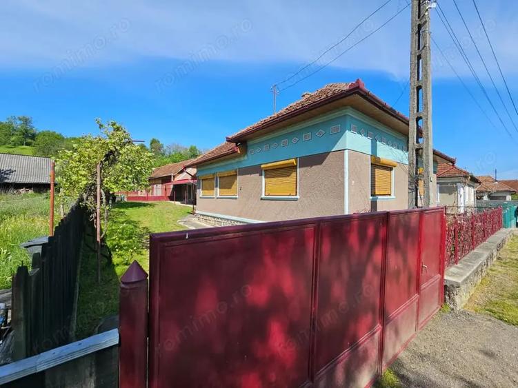 Casă cu 3 camere cu Teren 800 Mp în Central