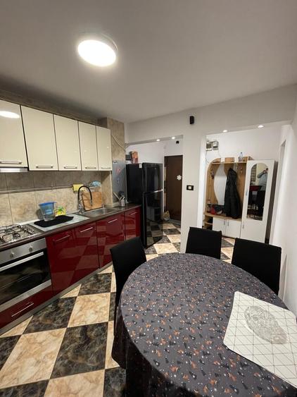 Apartament cu 2 camere decomandat în Politehnica