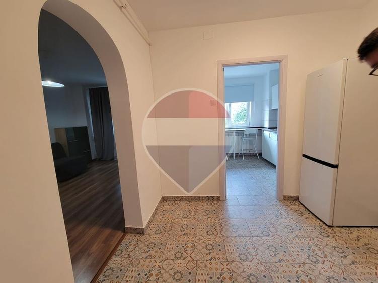 Apartament cu 2 camere semidecomandat, mobilat în Moșilor