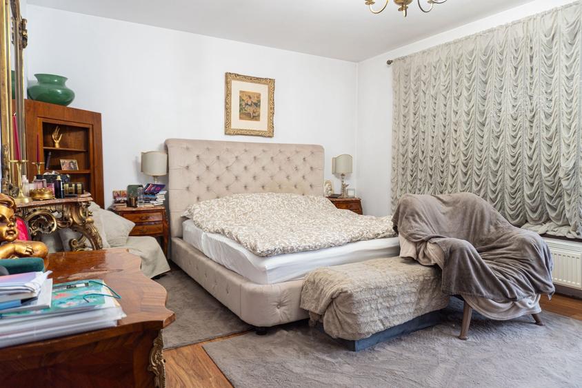 Casă cu 4 camere cu Garaj în Pipera