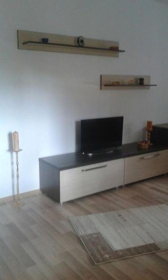 Garsonieră decomandată în Regie