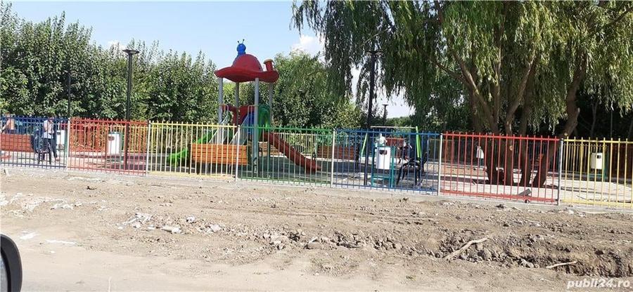 Frumusani PADURE - LAC 400 MPTeren INTRAVILAN- LOT CASA rate 10 min metrou ,deschidere 22M - 2
