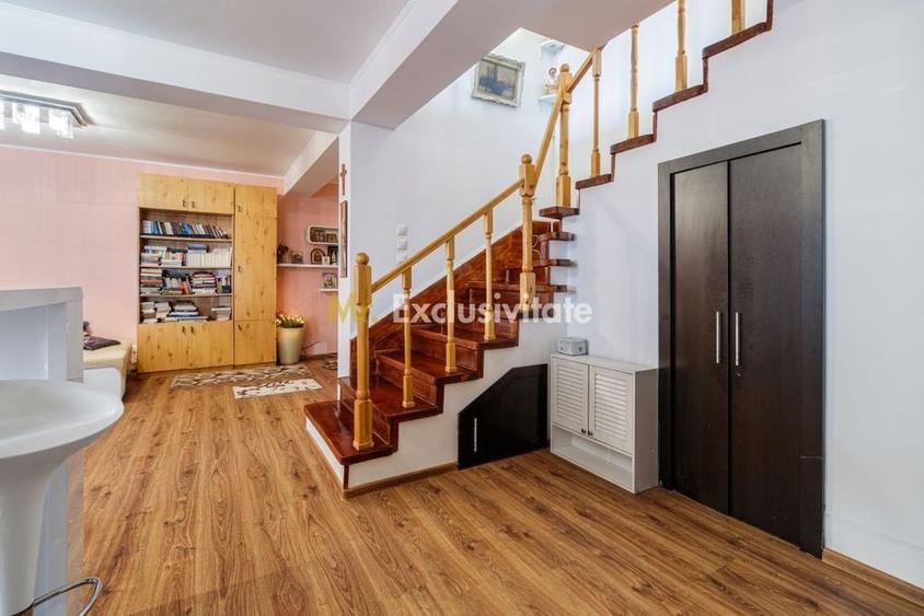 Casă cu 4 camere cu Teren 186 Mp în 1 Decembrie