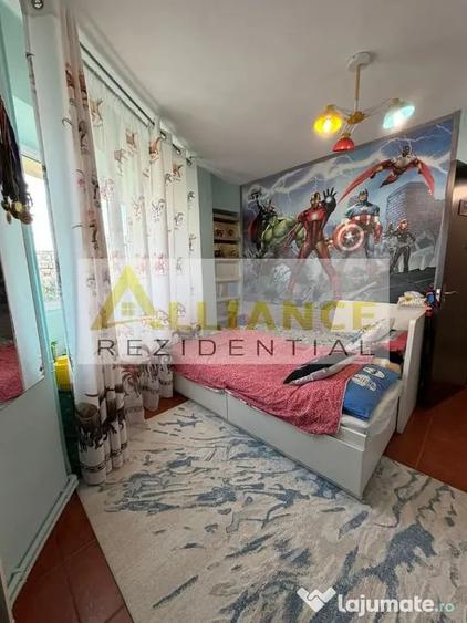 Apartament cu 4 camere decomandat în Exterior Vest