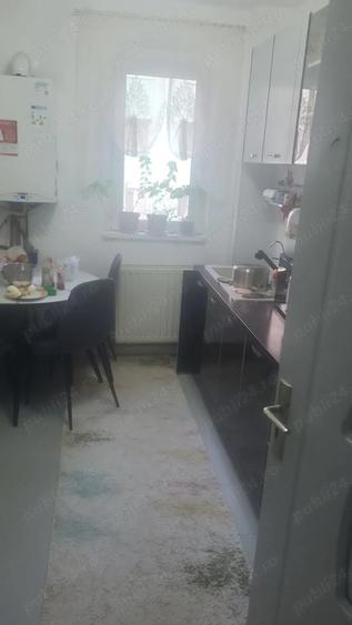 Apartament cu 3 camere semidecomandat în Central