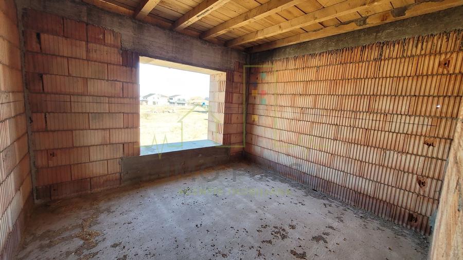 Duplex cu 4 camere cu Canalizare în Dumbrăvița