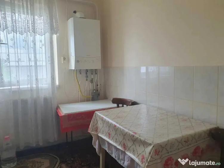 Apartament cu 2 camere semidecomandat în Brazda lui Novac
