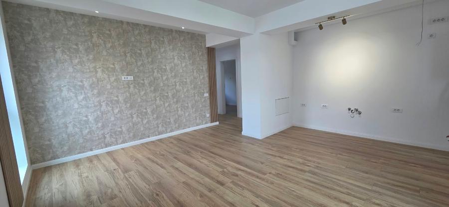 Apartament cu 3 camere decomandat în Cantacuzino