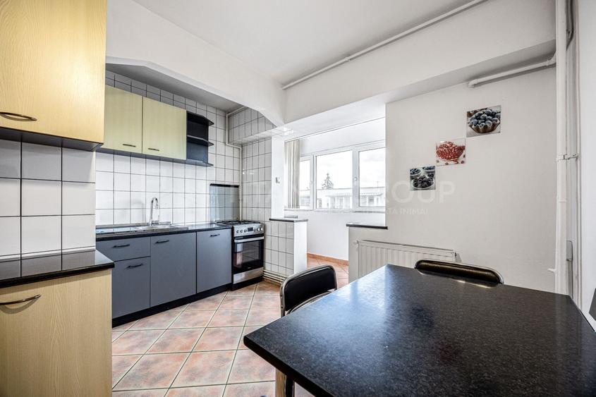 Apartament cu 4 camere decomandat, mobilat în Gemenii
