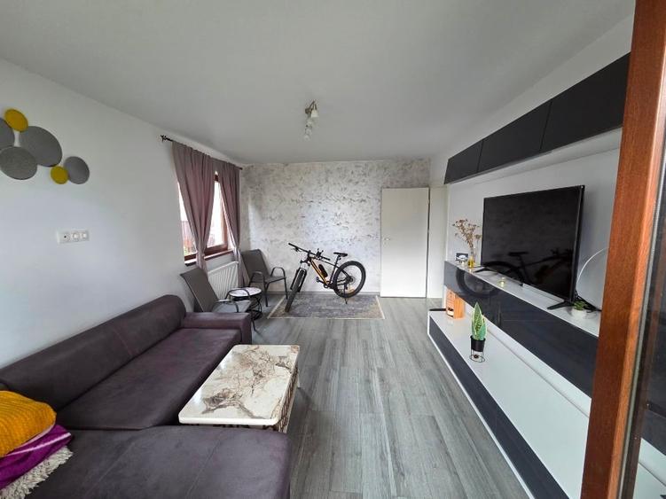 Apartament cu 2 camere decomandat, mobilat în Central