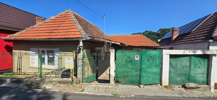 Casă individuală cu 2 camere cu Canalizare în Est