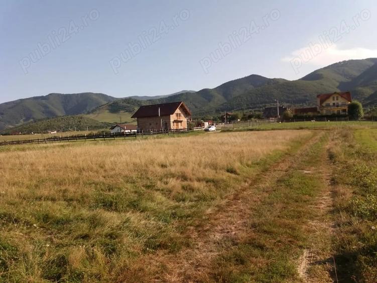 Teren de 1400 mp, în Central