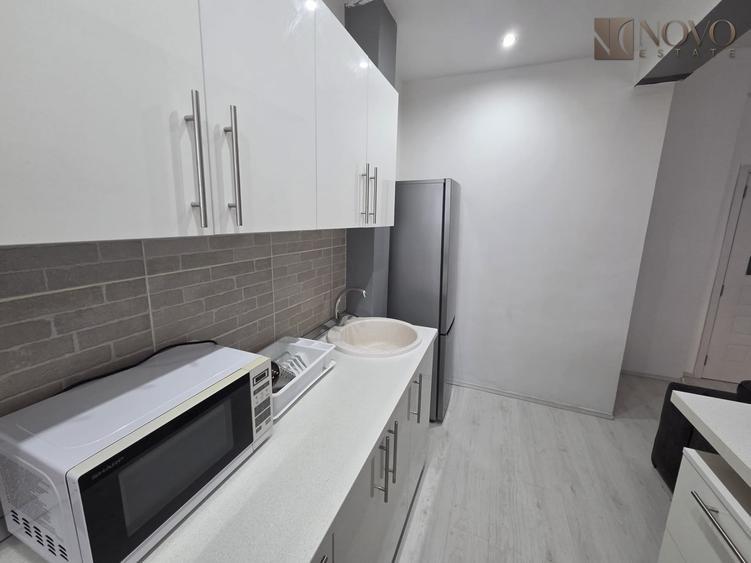 Apartament cu 2 camere semidecomandat, mobilat în P-ța Romană