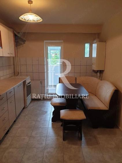 Apartament cu 3 camere decomandat, mobilat în Dorobanți
